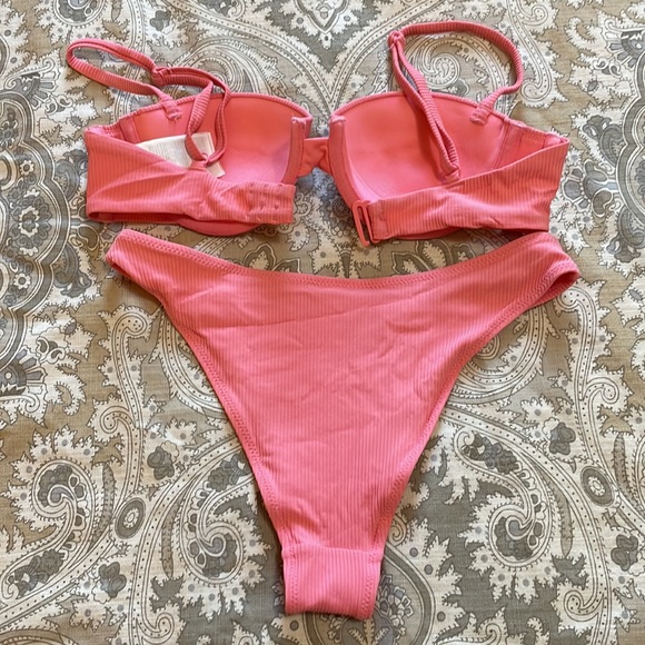 Pink bikini set - Picture 3 of 4
